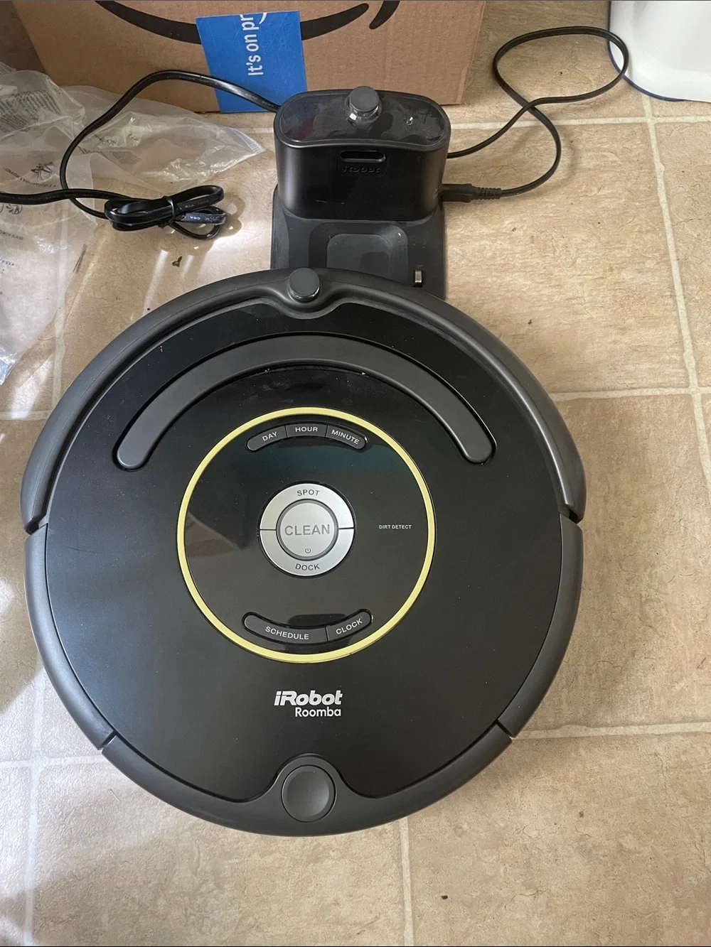 I ROBOT ROOMBA with DOCKING STATION AND CHARGER